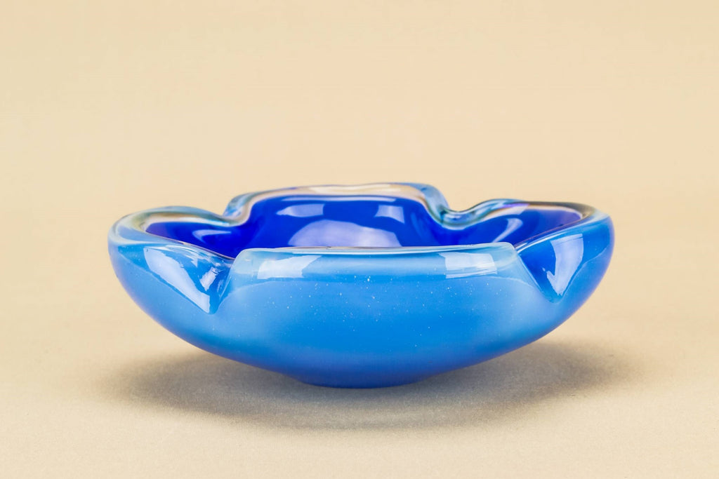 Small blue decorative bowl