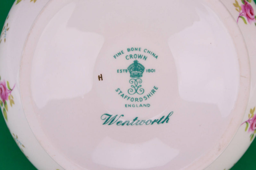 Sugar bowl with roses