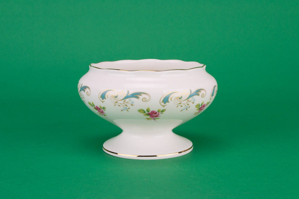 Sugar bowl with roses
