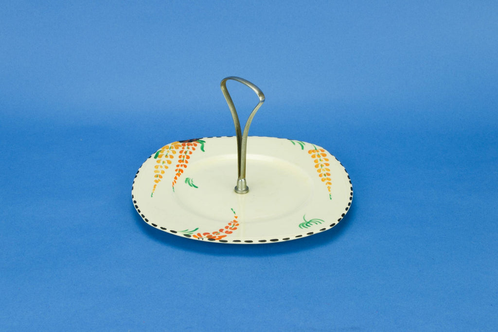Serving platter with handle