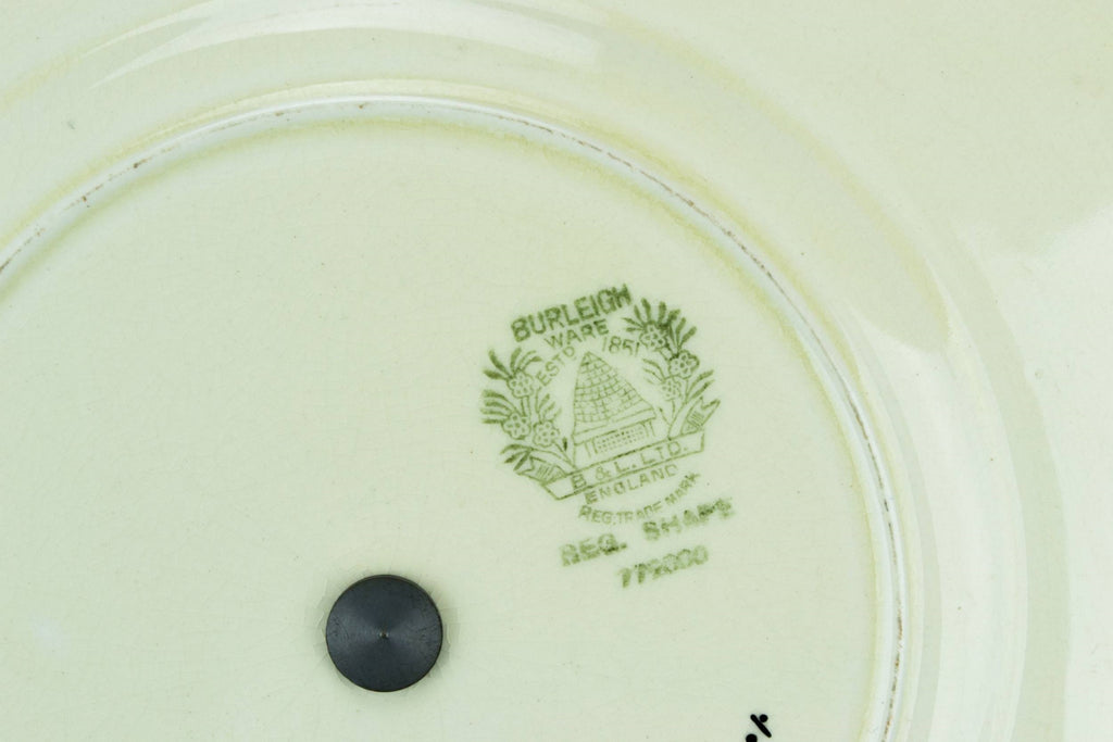 Serving platter with handle