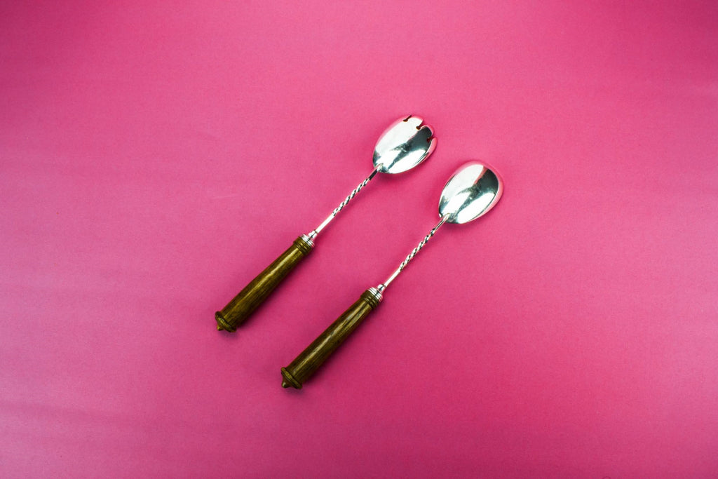 Salad serving spoons