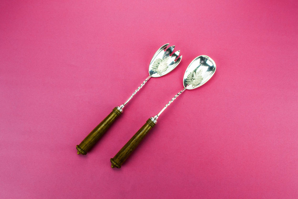 Salad serving spoons