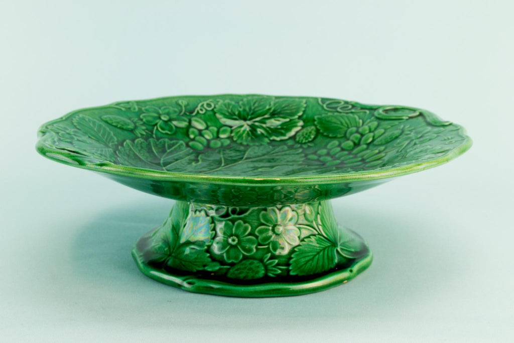 Green majolica stem bowl, late 19th century