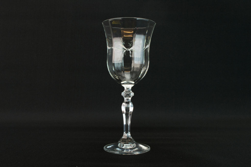 4 dessert wine glasses