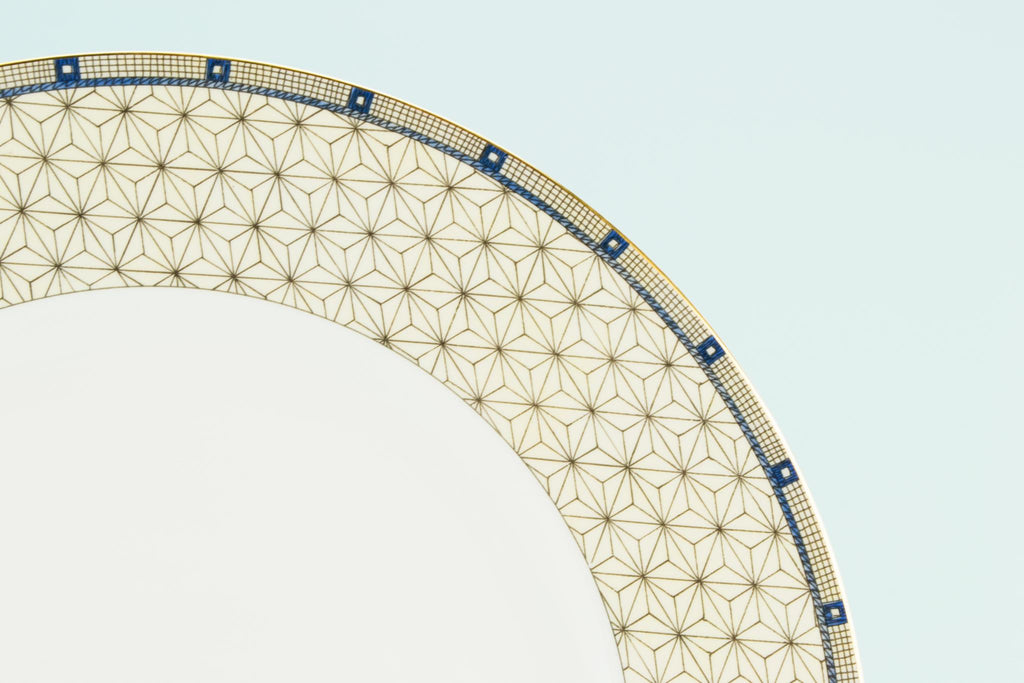 2 Wedgwood dinner plates