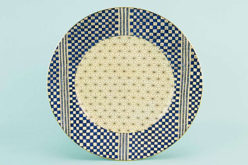 2 Wedgwood dinner plates