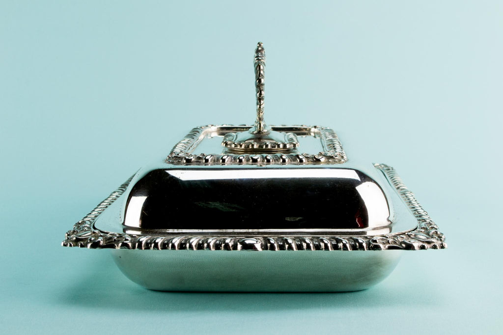 Silver plated serving dish, English 19th century