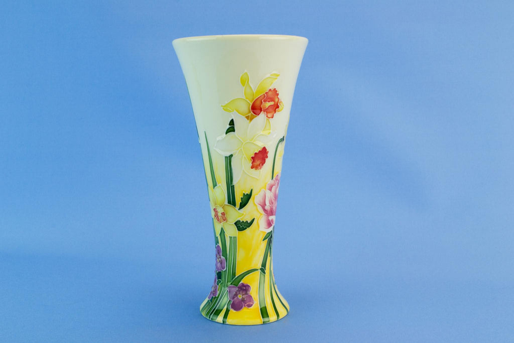 Yellow Daffodils trumpet vase