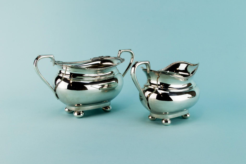 Silver plated tea set trio, English early 1900s