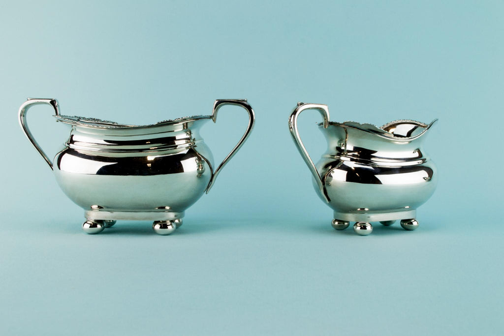 Silver plated tea set trio, English early 1900s