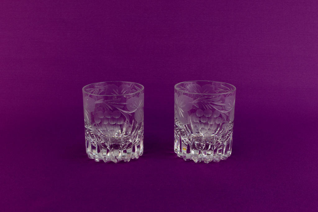 2 small whisky glasses, English mid 20th century