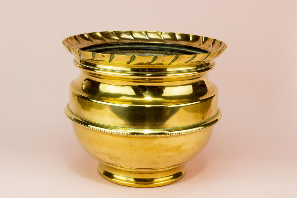Medium brass flower pot planter, English early 1900s