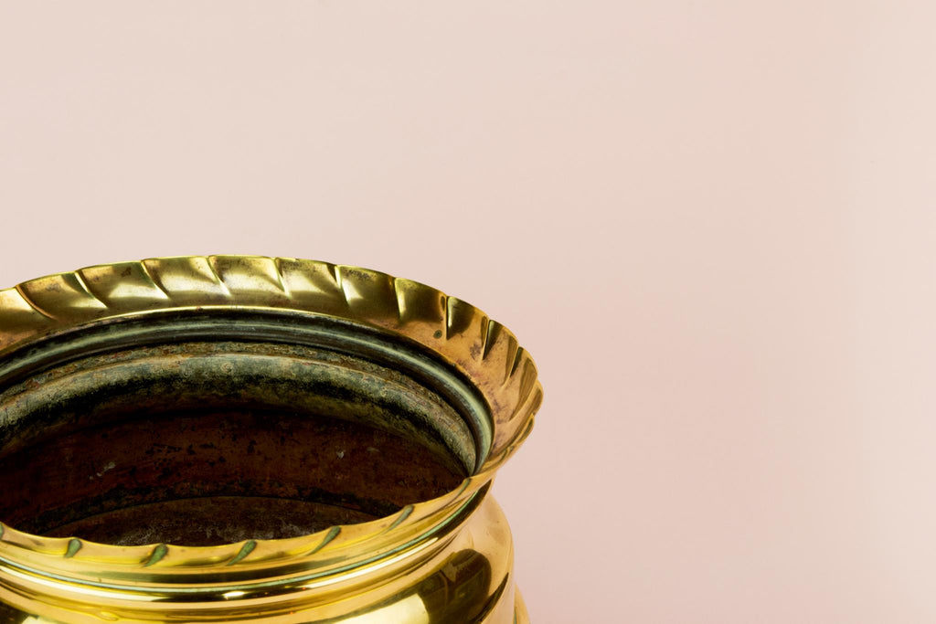 Medium brass flower pot planter, English early 1900s