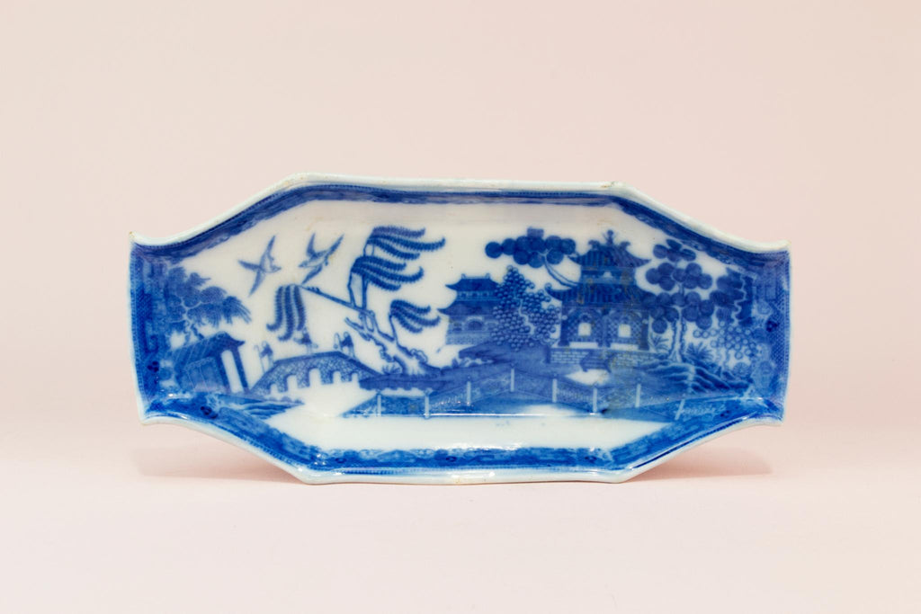 Small blue willow serving dish, English 19th century