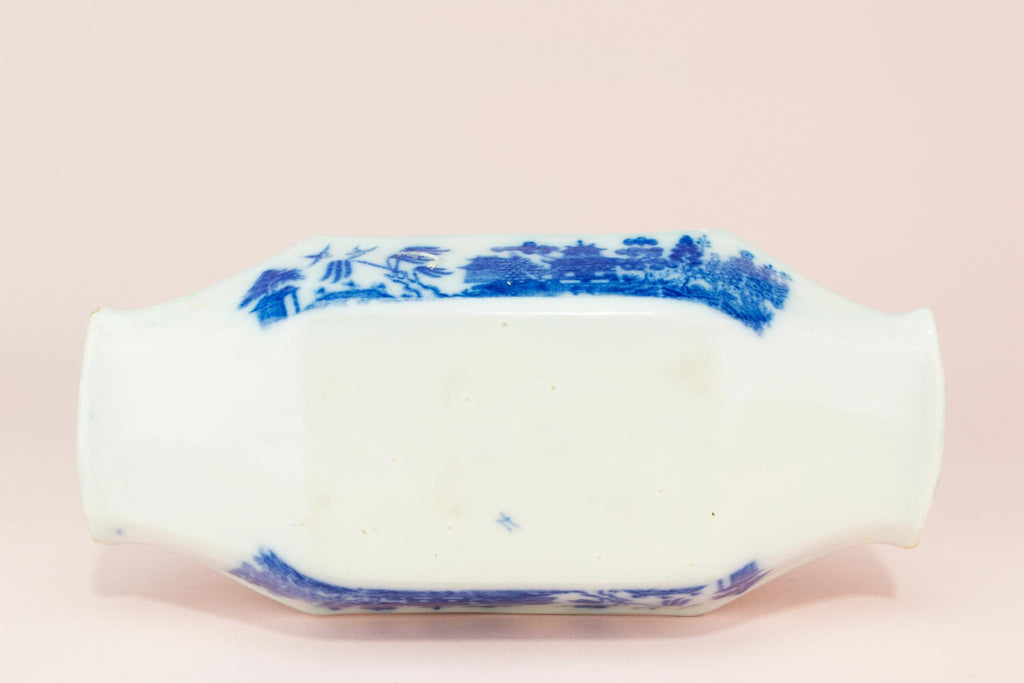 Small blue willow serving dish, English 19th century