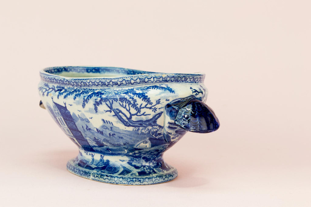 Small blue and white sauce bowl, English early 1800s
