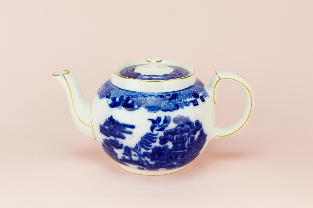 Blue and white willow teapot, English 1930s