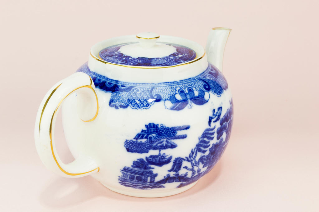 Blue and white willow teapot, English 1930s