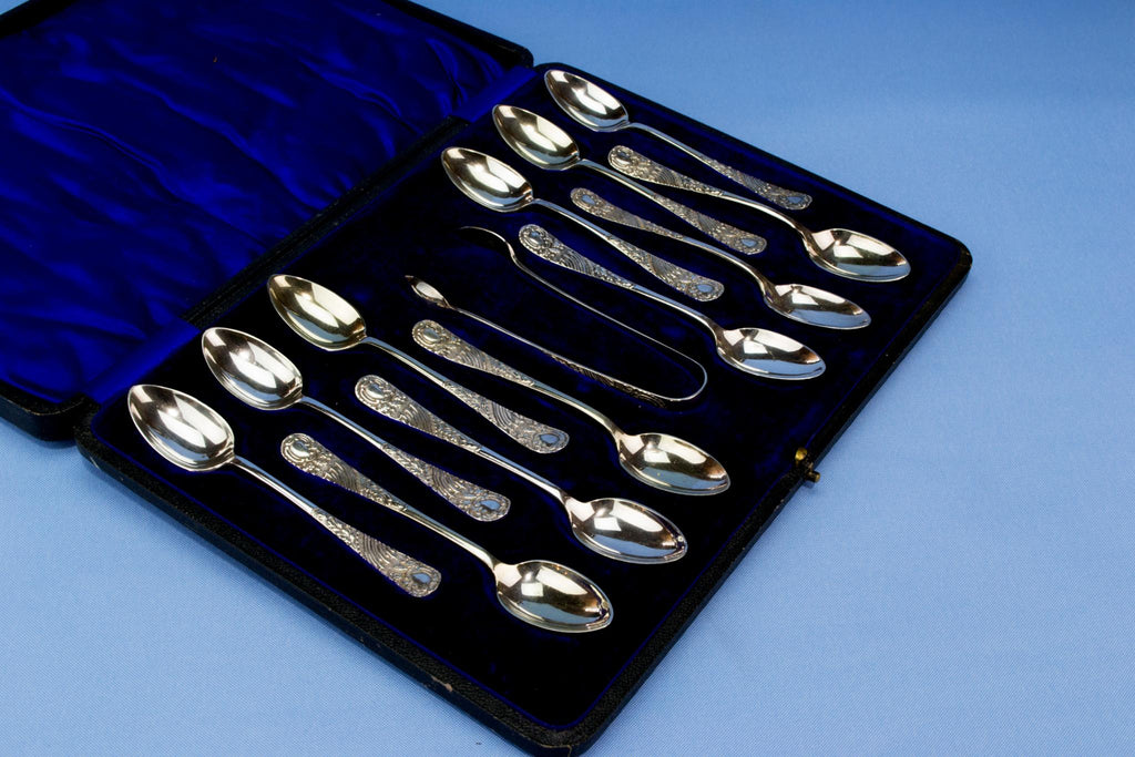 12 dessert tea spoons, English early 1900s