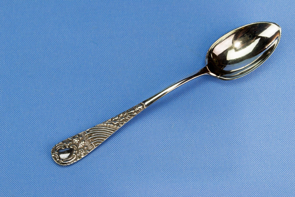 12 dessert tea spoons, English early 1900s