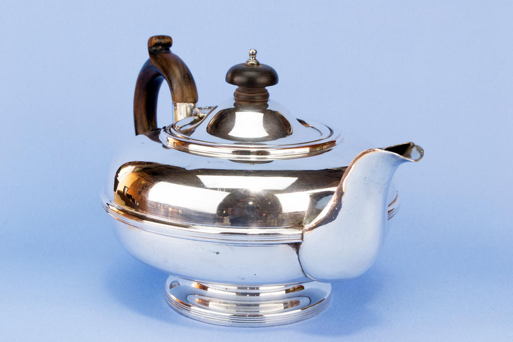 Silver plated medium teapot, English early 1900s