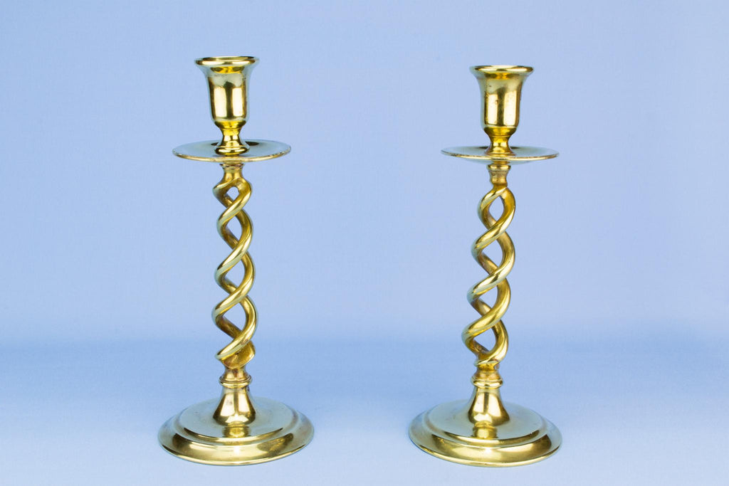 Open barley twist brass candlesticks, English Early 1900s