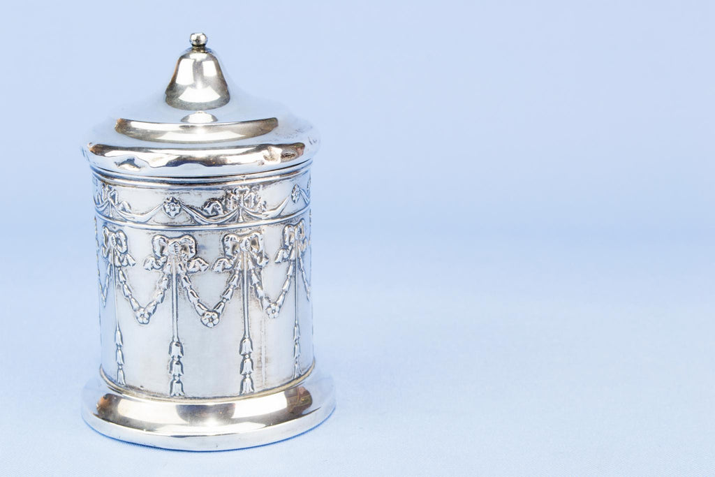 Small sterling silver box, English 1907