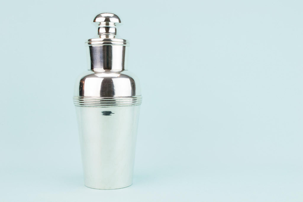 Medium Classical Three Piece Cocktail Shaker In Polished Steel