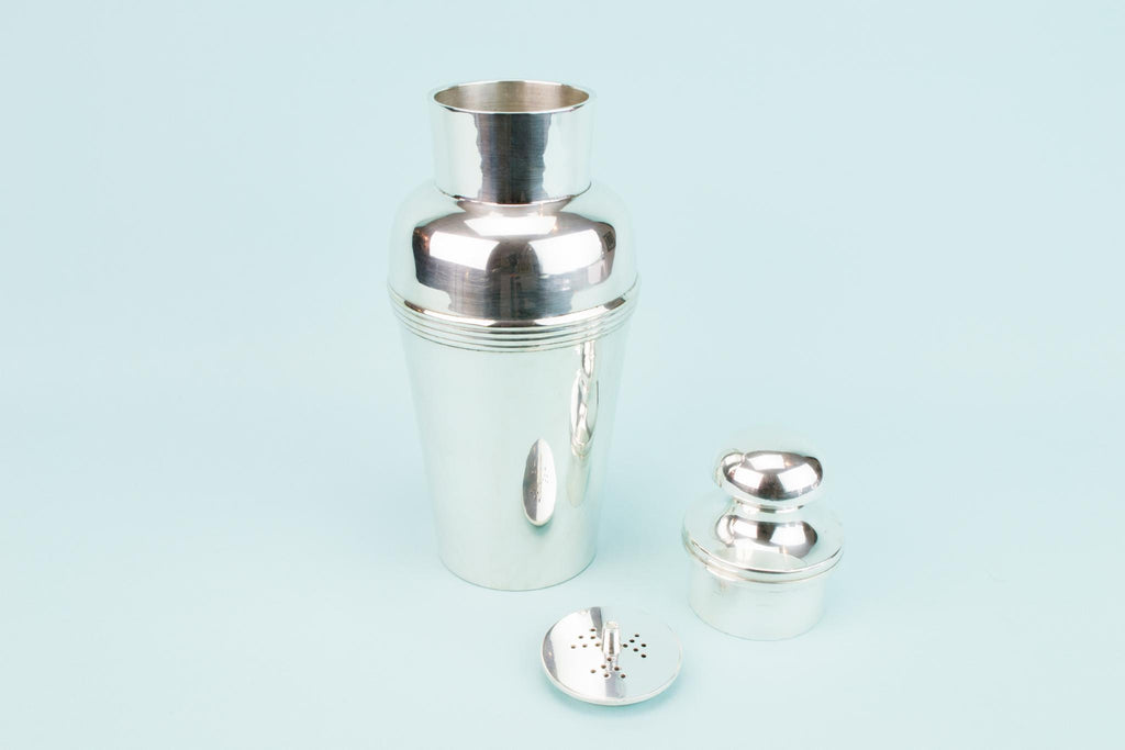 Medium Classical Three Piece Cocktail Shaker In Polished Steel
