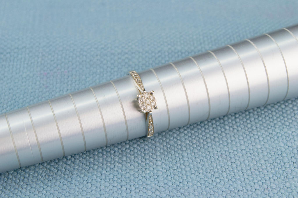 18ct White Gold and Diamond Engagment Ring