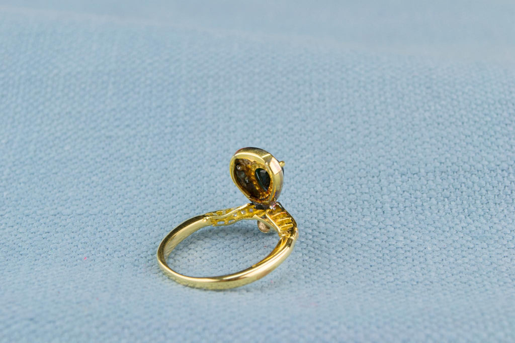 Ring 18ct Gold Sapphire and Diamonds