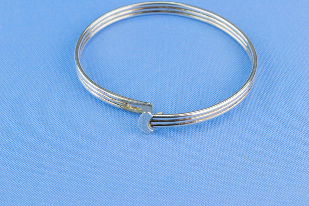 Narrow Bangle in Sterling Silver