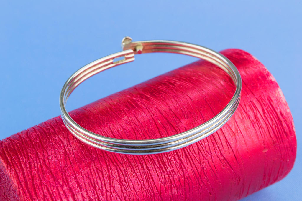 Narrow Bangle in Sterling Silver