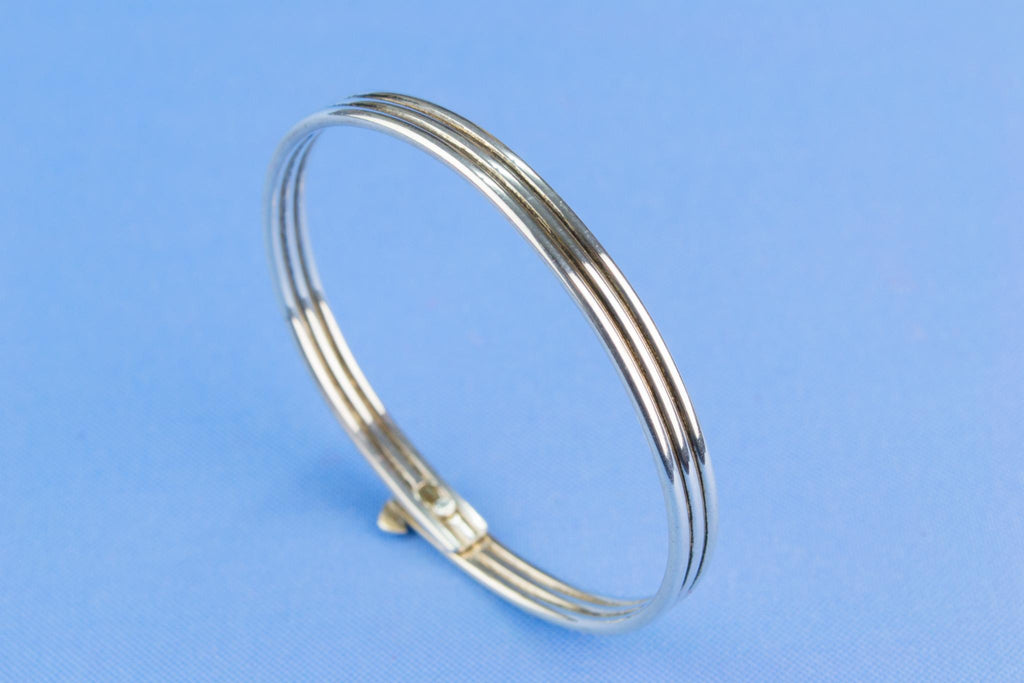 Narrow Bangle in Sterling Silver