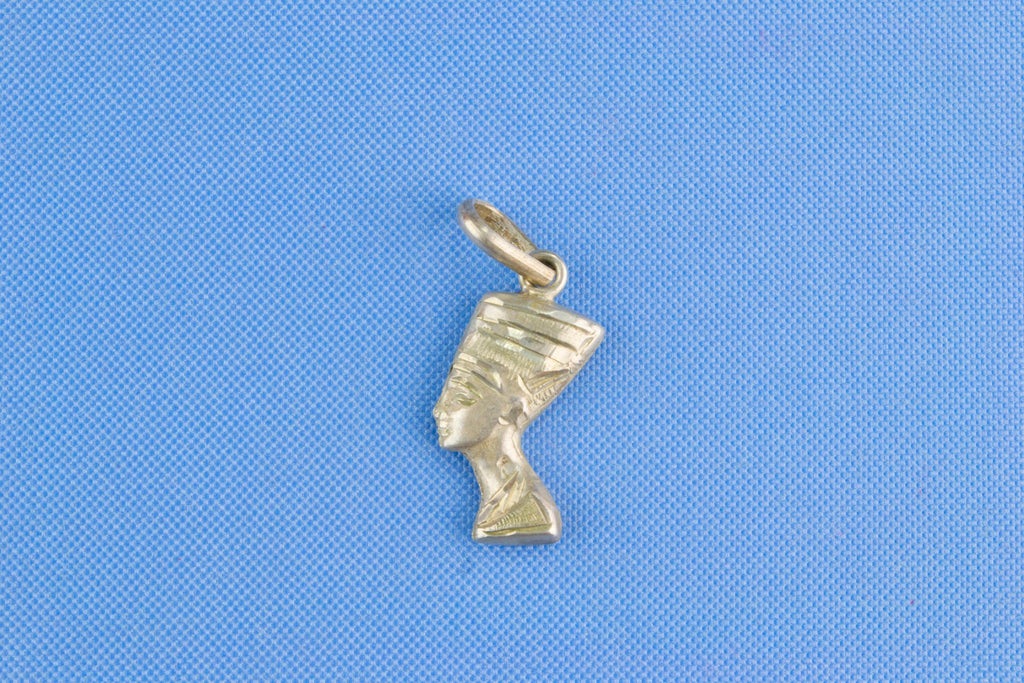 Nefertiti Bust pendant in Sterling Silver