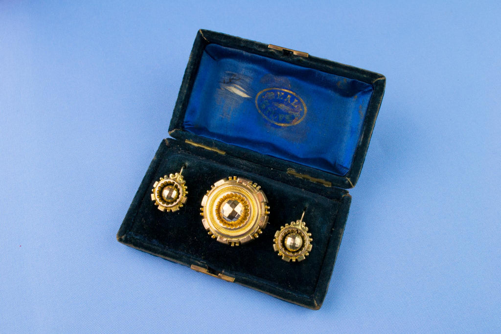 10ct Gold Earrings and Brooch, English 19th Century