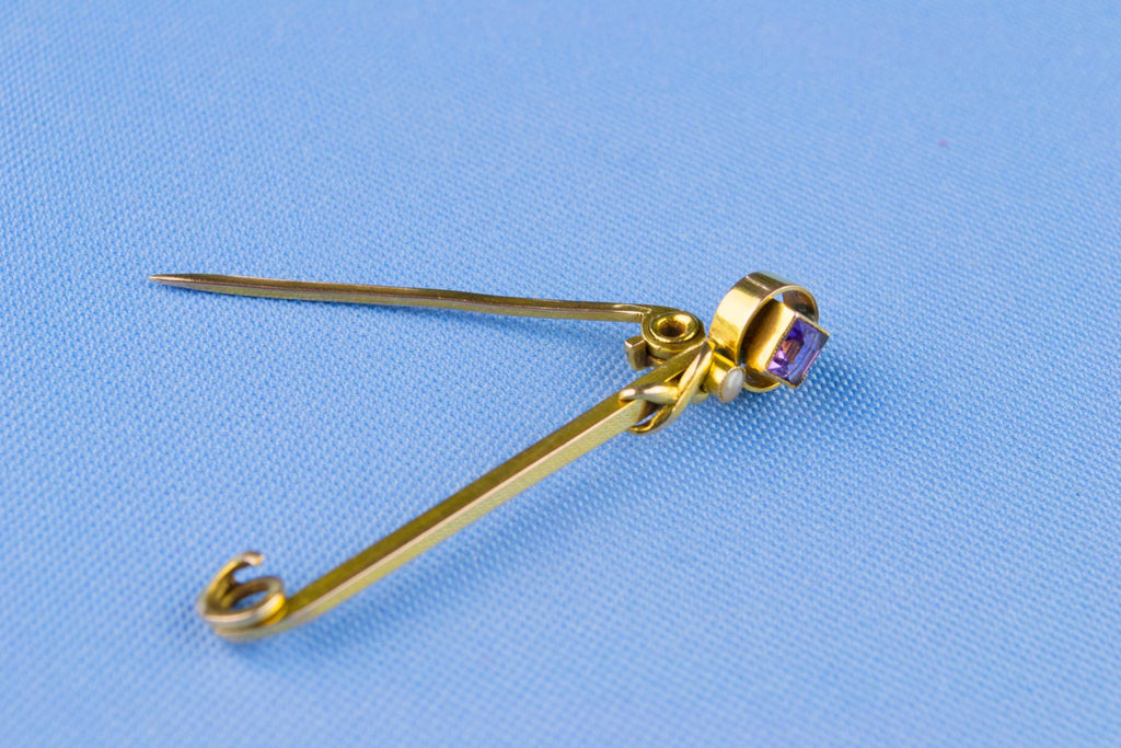 Brooch 9ct Gold Amethyst and Pearl, English Early 1900s
