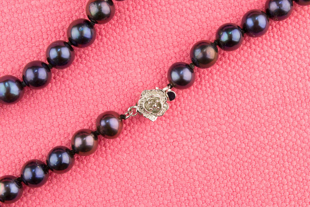 Black Fresh Water Pearls Necklace