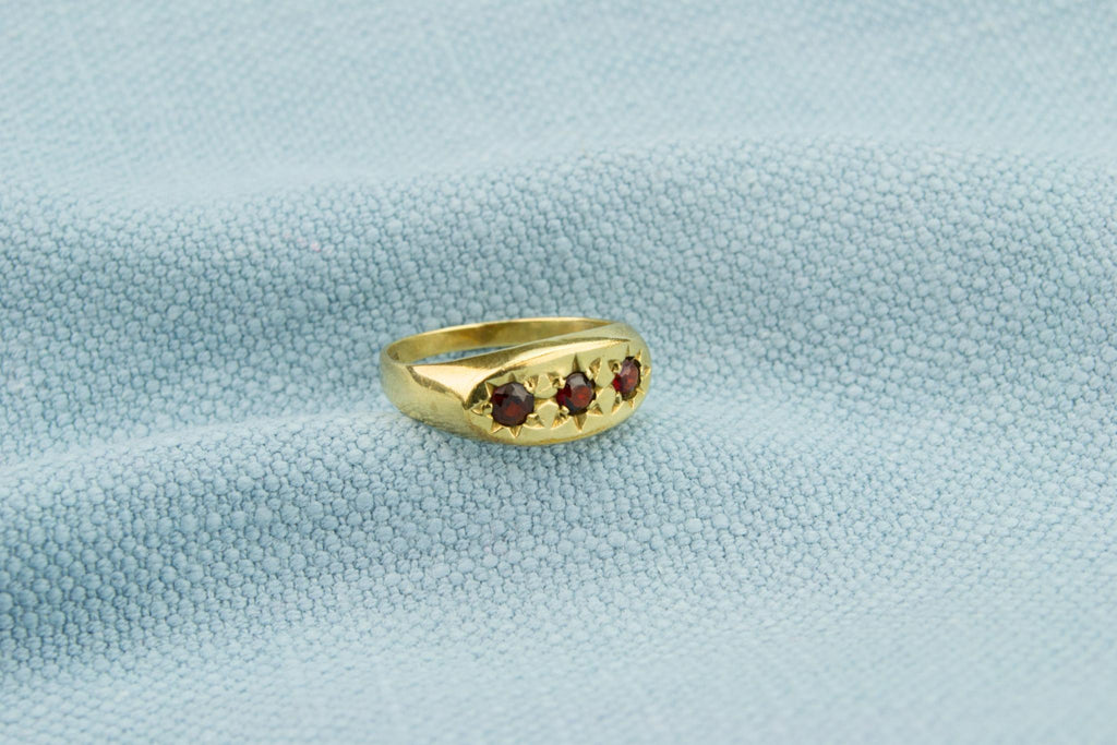 9ct Gold Ring with Three Garnets