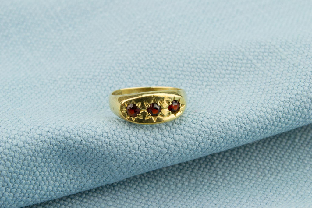 9ct Gold Ring with Three Garnets