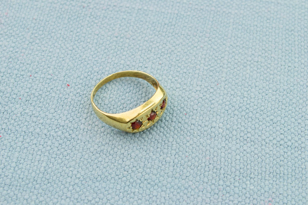 9ct Gold Ring with Three Garnets