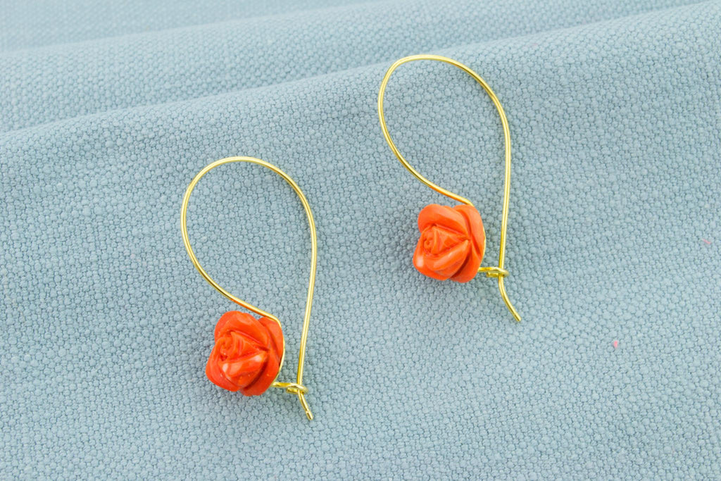 Earrings in 18ct Gold and Carved Red Coral