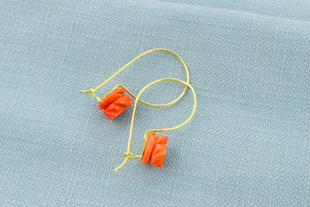 Earrings in 18ct Gold and Carved Red Coral