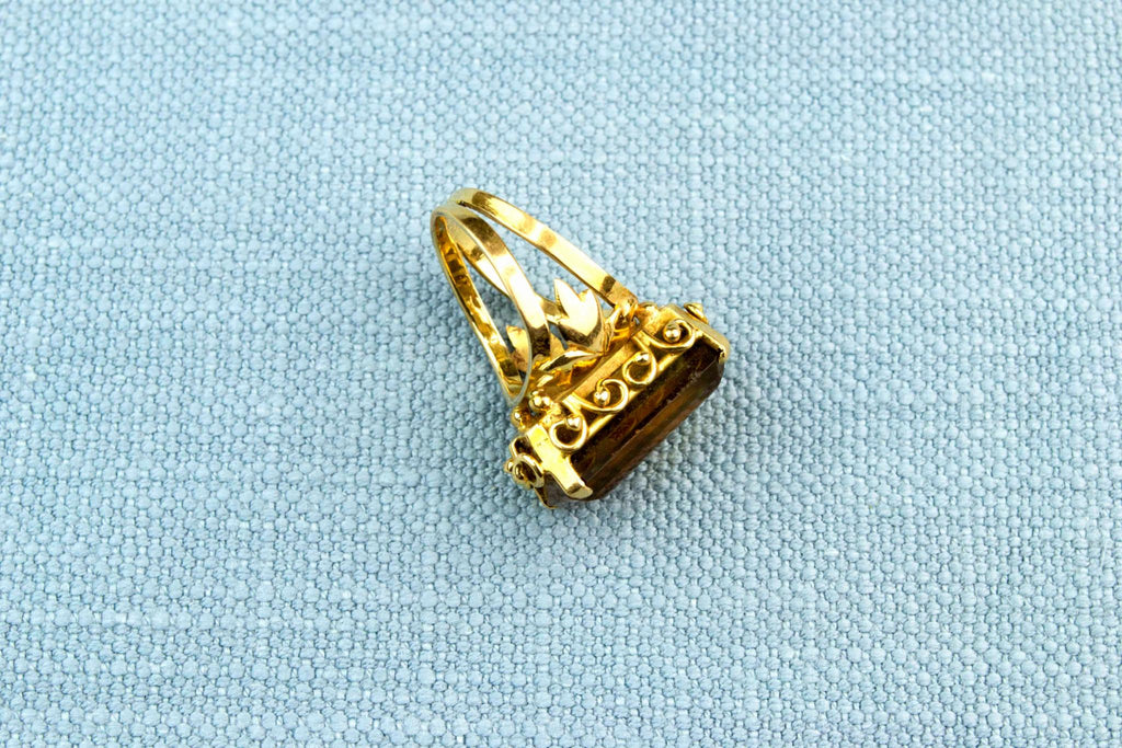 18ct Gold Ring with Cushion Cut Citrine