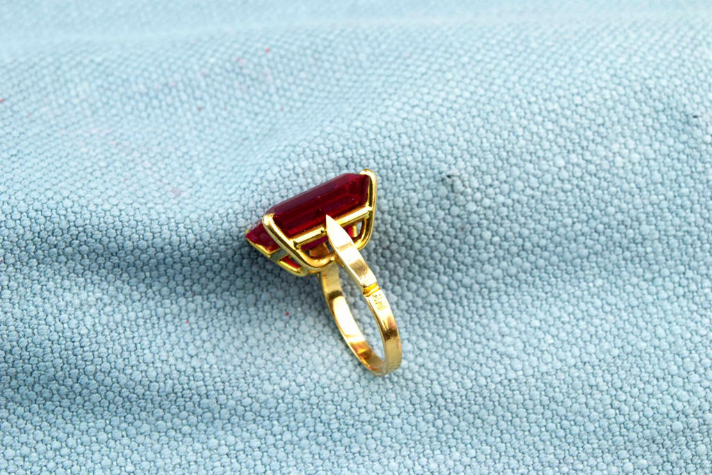 Large Ruby Ring in 18ct Gold