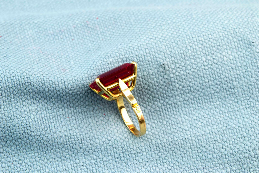 Large Ruby Ring in 18ct Gold