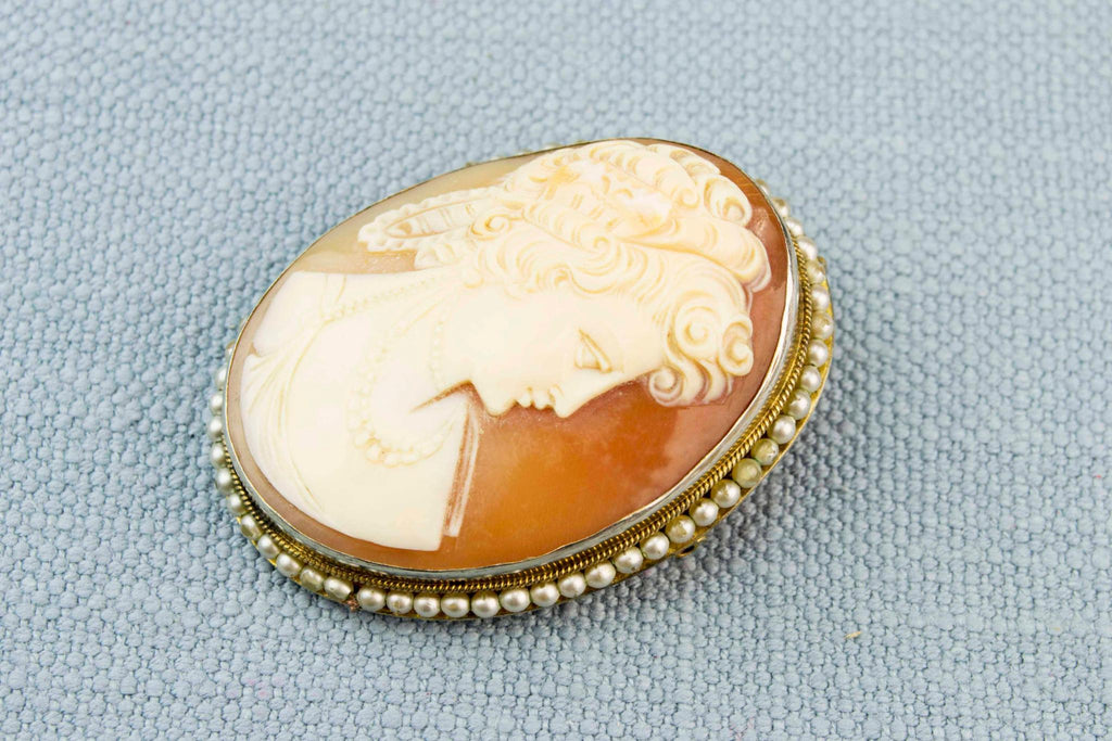 Cameo Brooch in Shell Silver and Seed Pearls 1910s