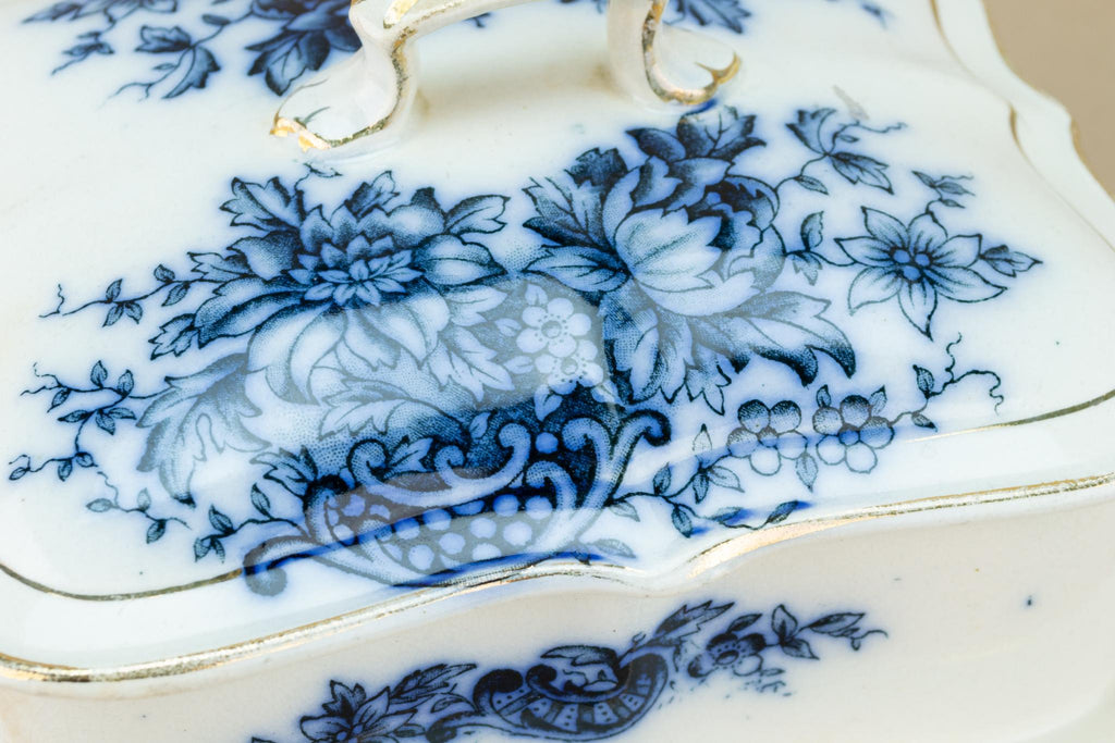Butter Dish Blue and White Art Nouveau, English 1910s