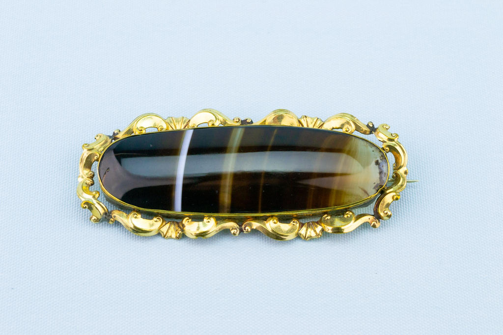 Gold and Agate Brooch, English 19th Century